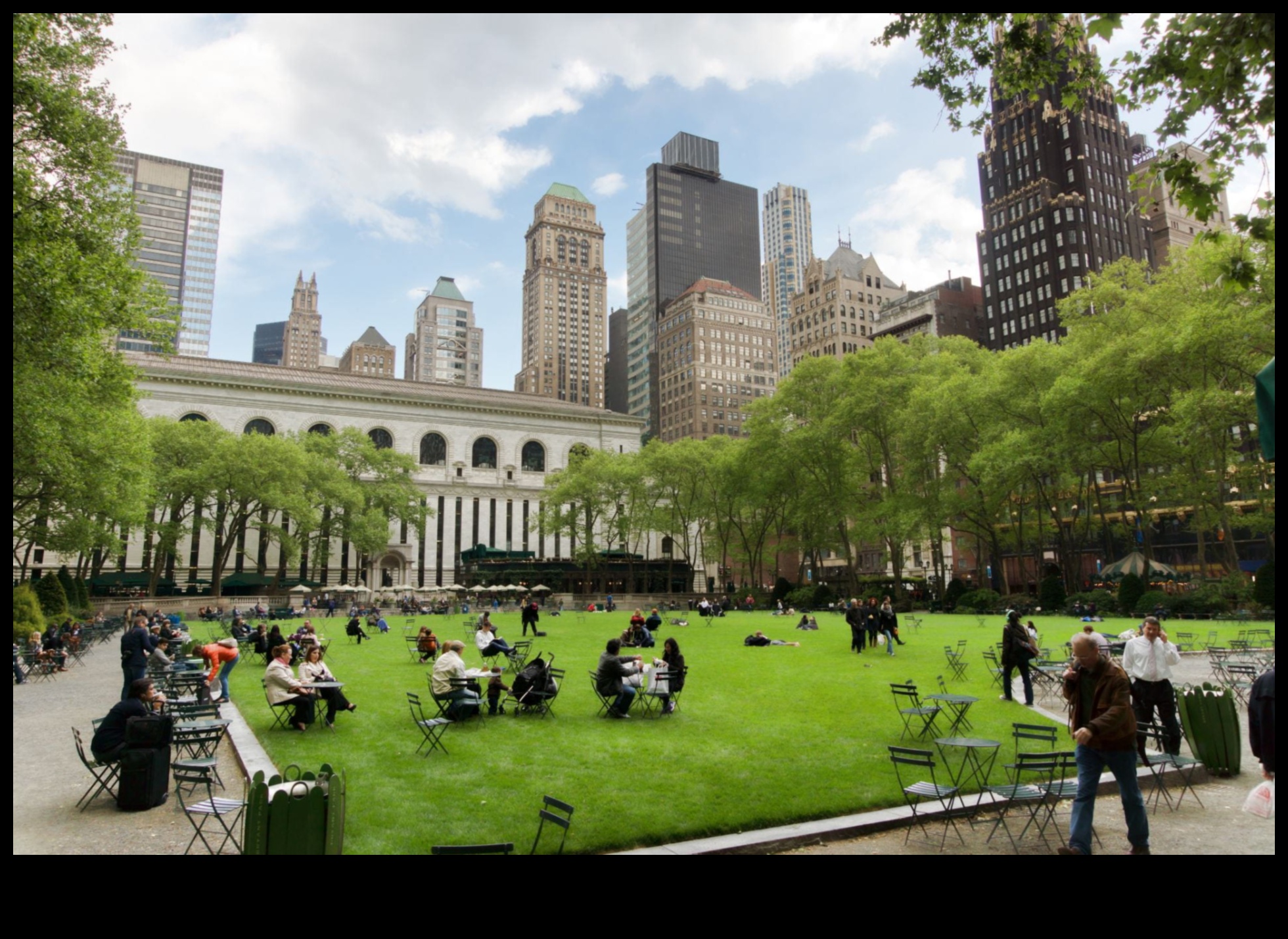 City Park Planks: Υπαίθριες Προπονήσεις σε Μητροπολιτικούς Χώρους Πρασίνου