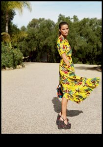 Island Allure: Καλοκαιρινά ρούχα με τροπική έμπνευση για λαμπερές βραδιές