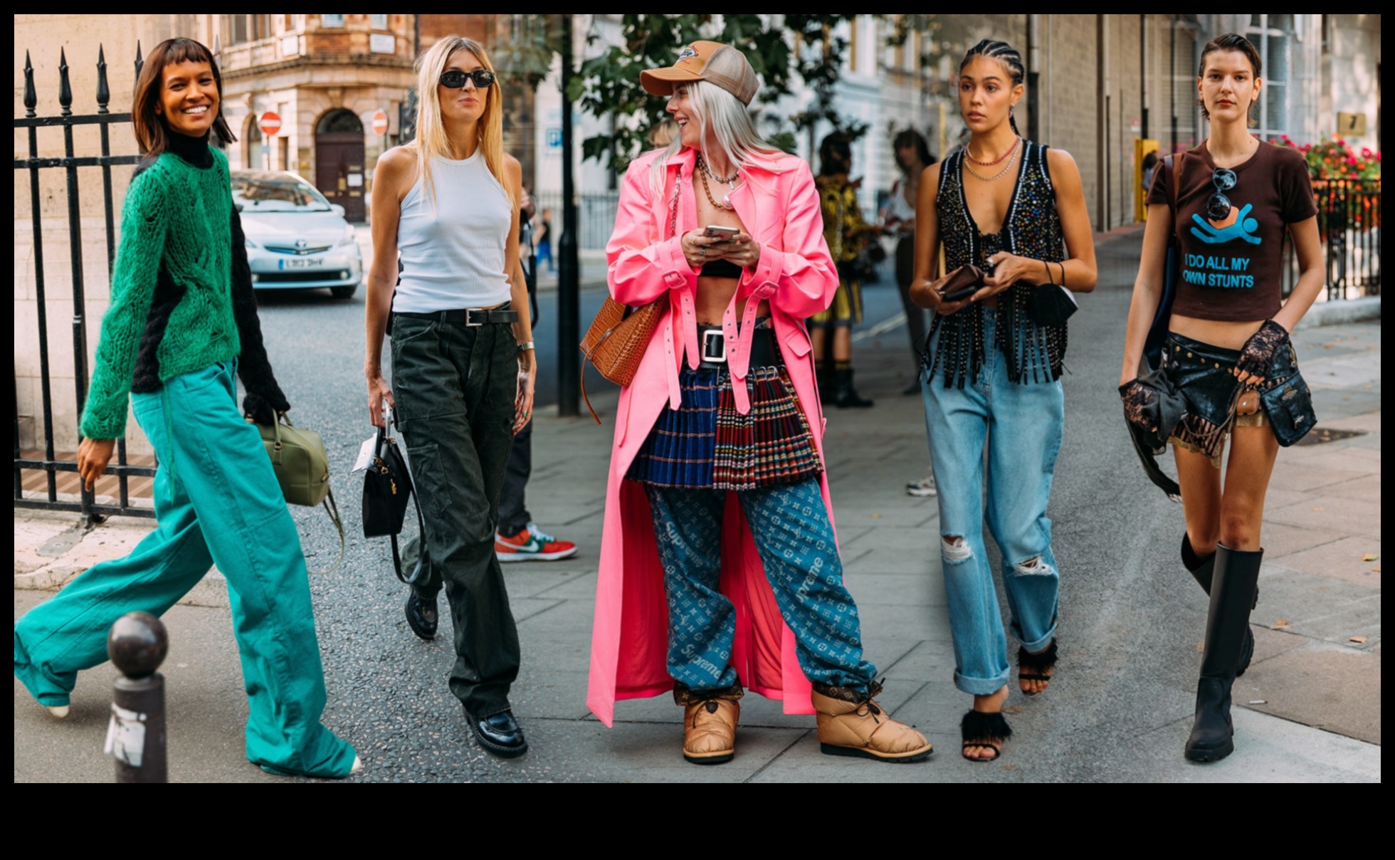 Urban Vogue: Street Style Trends Redefining City Fashion
