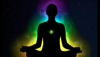 Ψυχικές Δονήσεις: Εξερευνώντας τη Σοφία Διαλογισμού Τσάκρα